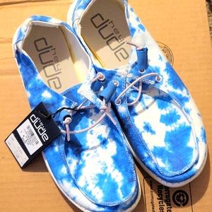 Women's Hey Dudes size 9
